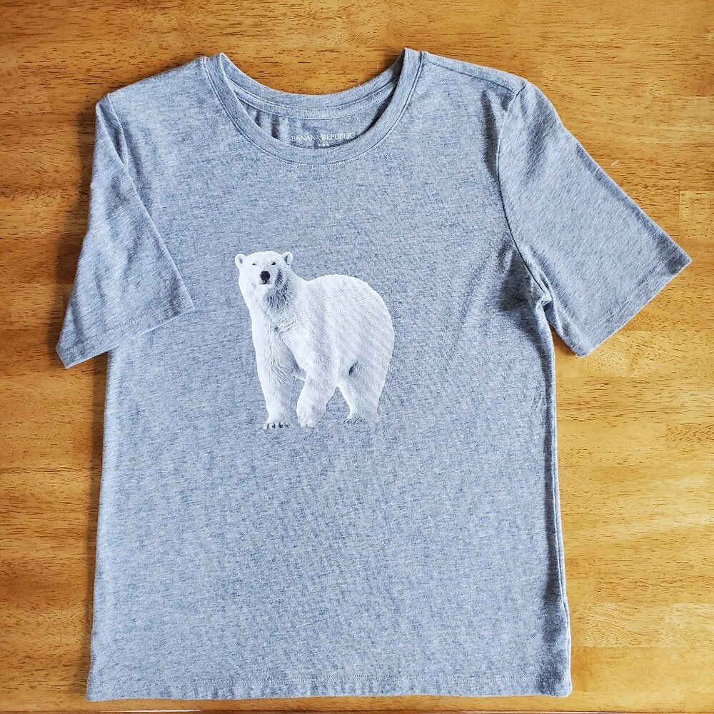 Banana Republic Graphic Tee Polar Bear Size Small Grey/White Streetwear Winter